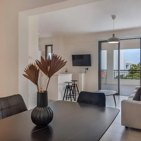 Phaedrus Living Old Town Seaview Flat