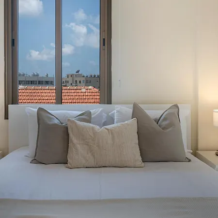 Phaedrus Living Old Town Seaview Flat بافوس